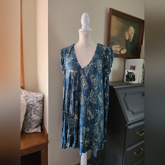 Free People Dresses & Skirts - Free People Womens MEDIUM long Puff Sleeves Green Floral Short Dress